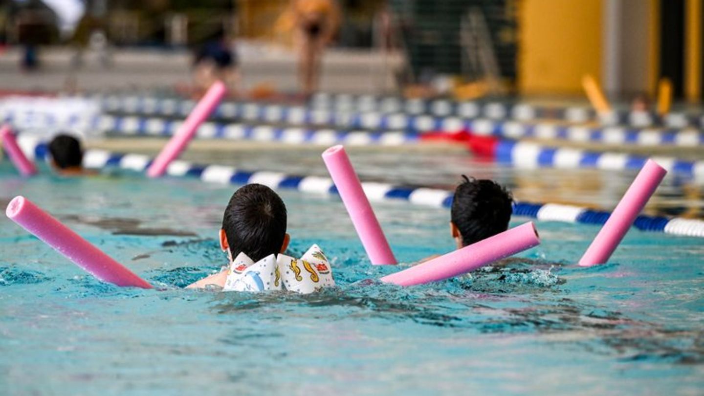 Angebot für Kinder: Mehr als 2000 Schwimmabzeichen in Sommerkursen